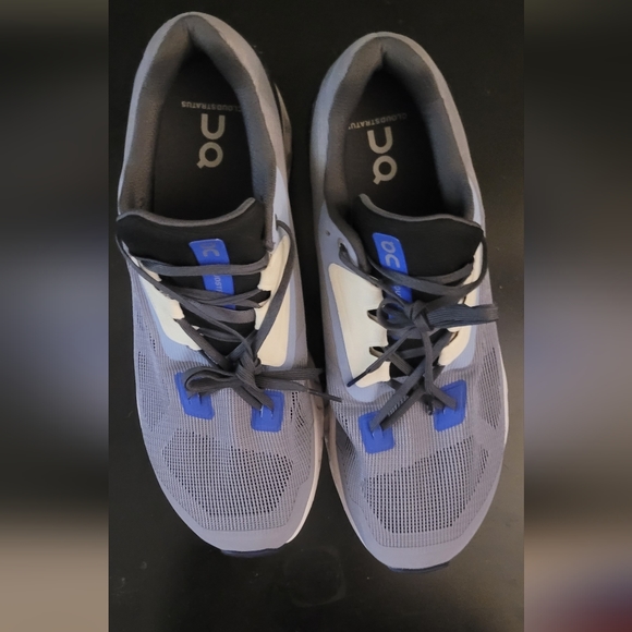 On Running Other - On Running Men size 12 cloudstratus